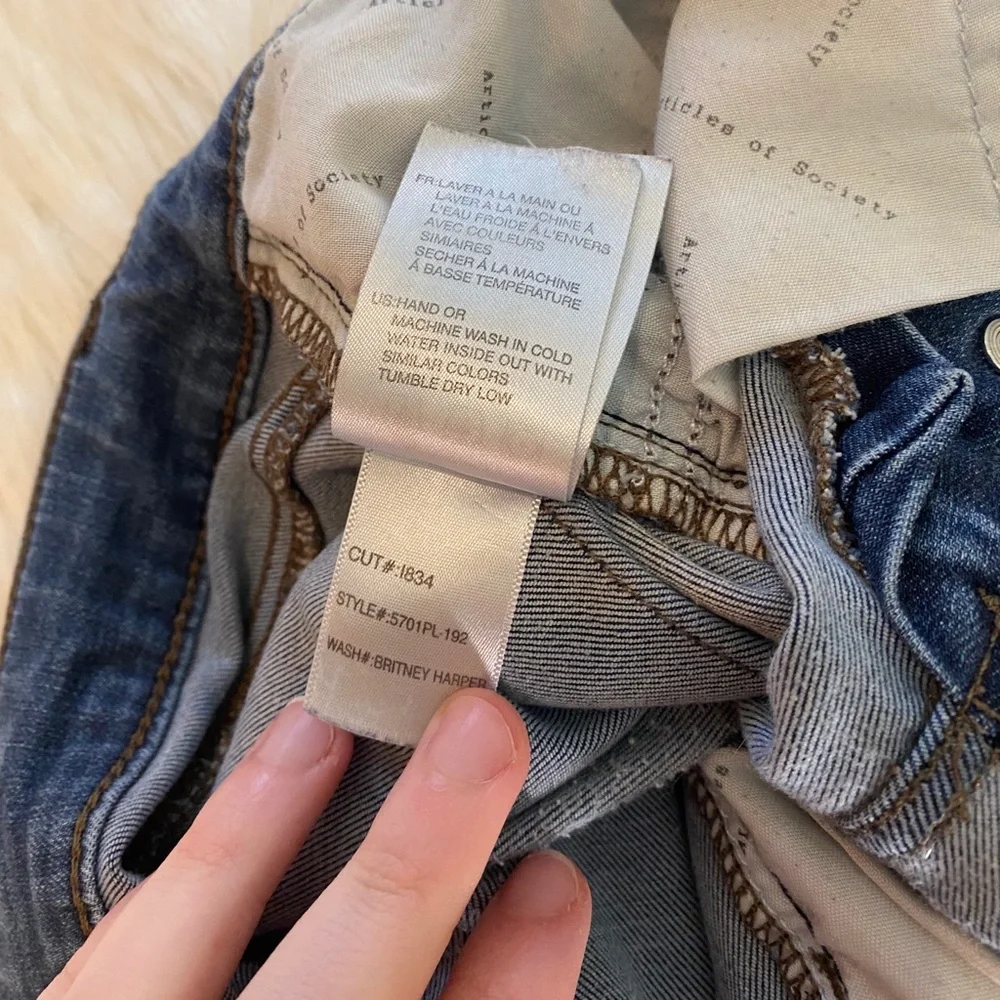 Articles of Society Anthro distressed denim shorts size 31 - Picture 7 of 11